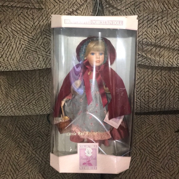 Collectible Memories Porcelain Doll (CLO) - Picture 1 of 8